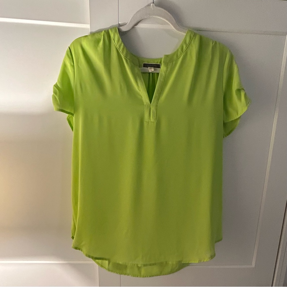 Pleione green short sleeve blouse with v neck size small